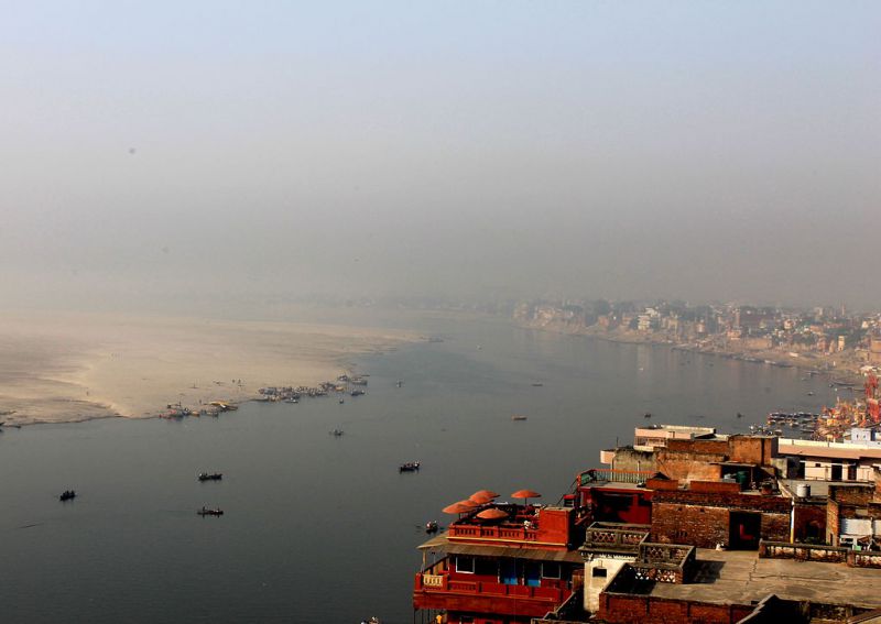 1024px-Aerial_View_Ganga_River_Banks,_Varanasi_India_2012.jpg