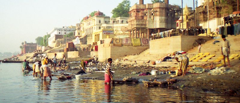 Varanasi_ghats.jpg