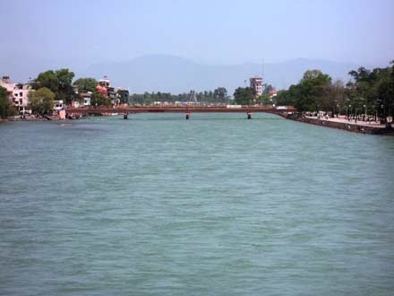 Stone crushers operating on banks of Ganga to be shutdown